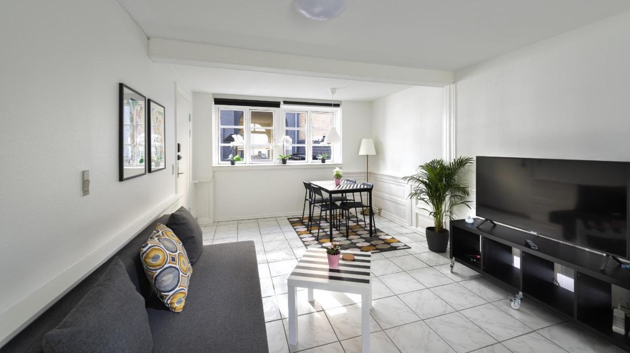 Aday - Apartment Suite 1 Aalborg Center Luaran gambar